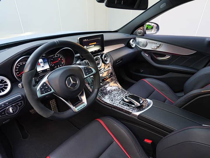 Mercedes-Benz C-Class 2017 AMG C 63 — фото 10