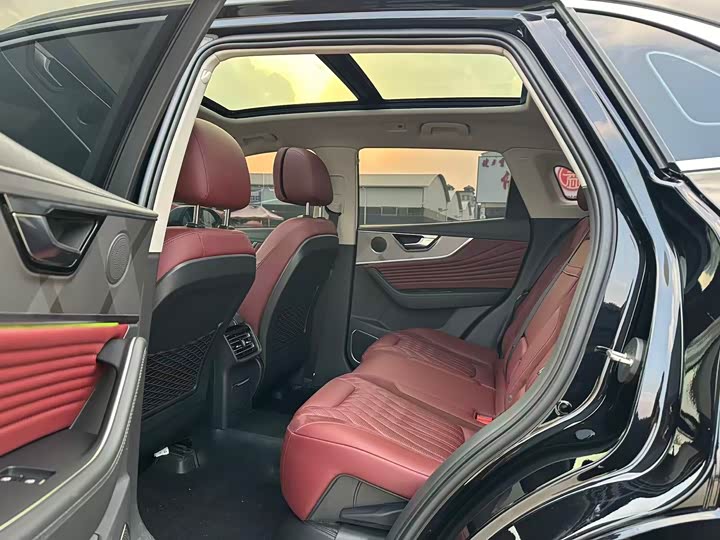 Hongqi HS5 2023 2.0 T 4 WD Pro — фото 5