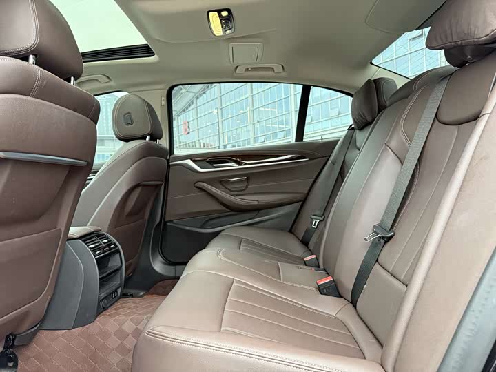 BMW 5-Series 2020 525 Li — фото 11
