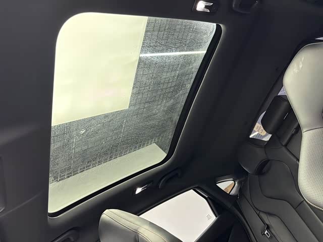 Changan UNI-V 2023 1.5 T Premium — фото 12