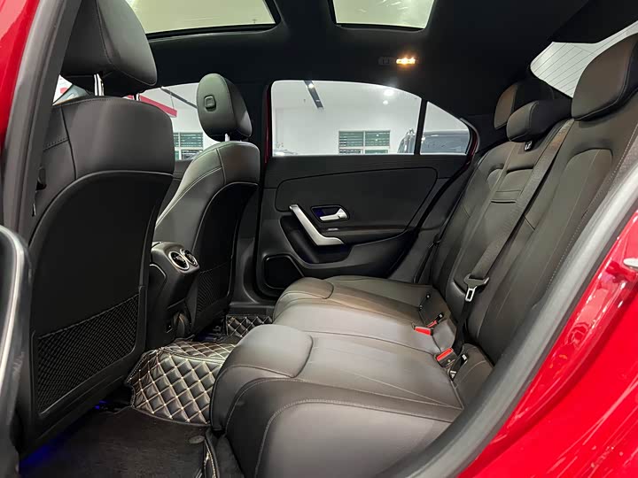 Mercedes-Benz A-Class 2022 A 200 L — фото 6