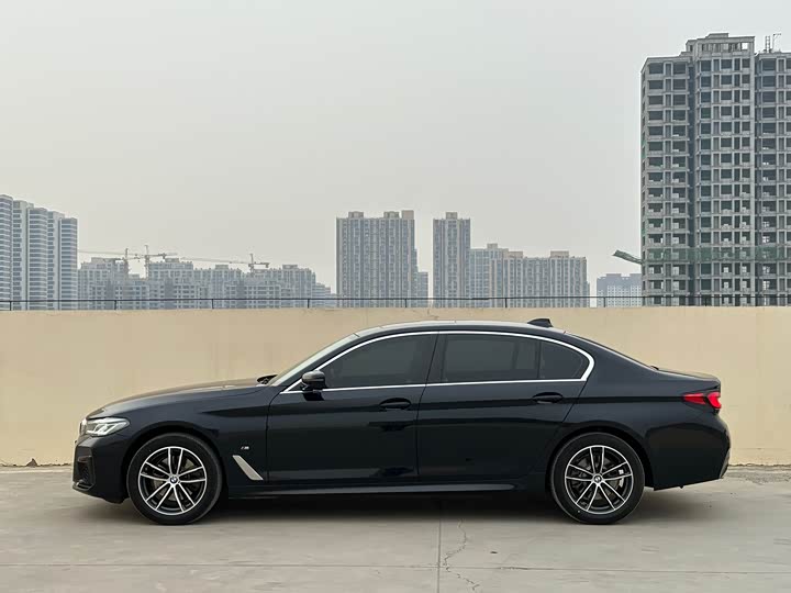 BMW 5-Series 2022 525 Li M — фото 13
