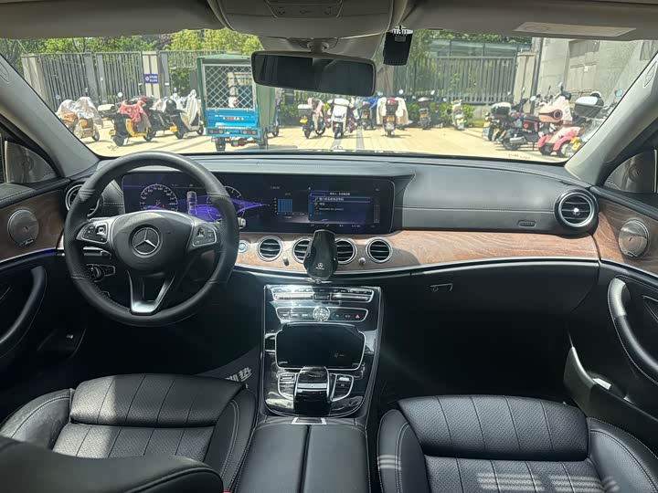 Mercedes-Benz E-Class 2016 E 200 L — фото 7