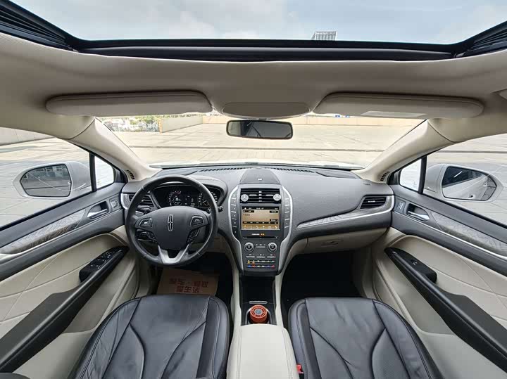 Lincoln MKC 2017 2.0 T 4 WD — фото 8