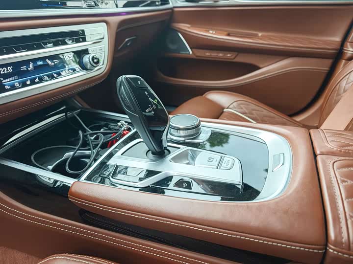 BMW 7-Series 2019 740 Li x Drive M — фото 8
