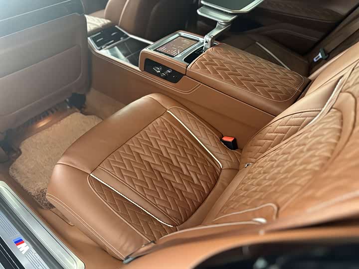 BMW 7-Series 2021 740 Li x Drive M — фото 16