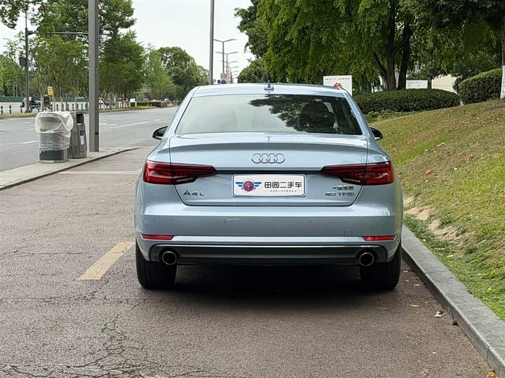 Audi A4L 2018 30 40 TFSI — фото 5