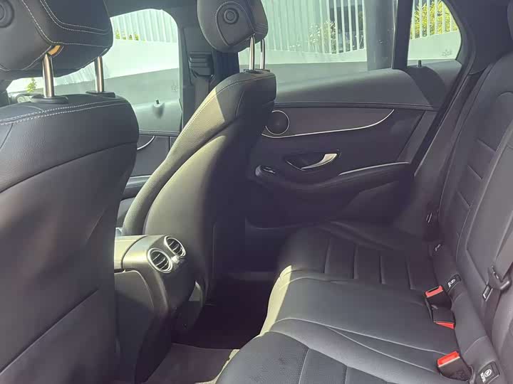 Mercedes-Benz GLC 2020 GLC 300 4 MATIC SUV — фото 11