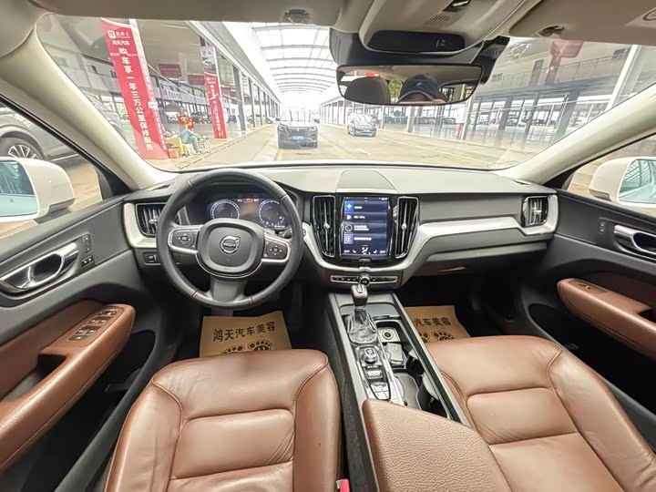 Volvo XC60 2019 T 5 4 WD VI — фото 9