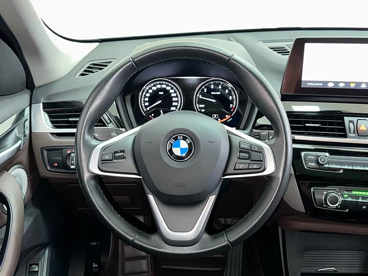 BMW X1 2021 s Drive 20 Li — фото 17