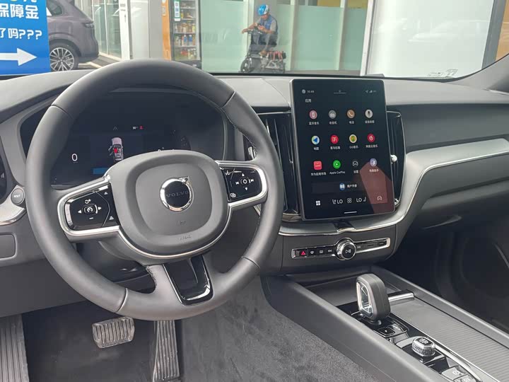Volvo XC60 2026 B 5 4 WD — фото 10