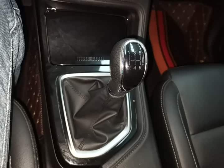 Changan CS35 PLUS 2021 1.6 L MT — фото 14