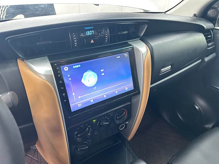 Toyota Fortuner 2017 2.7 L — фото 15