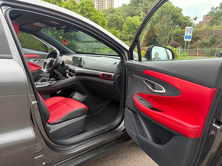 Changan UNI-T 2020 1.5 T Premium — фото 13