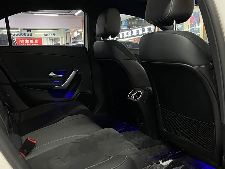 Mercedes-Benz A-Class 2022 A 200 L — фото 12
