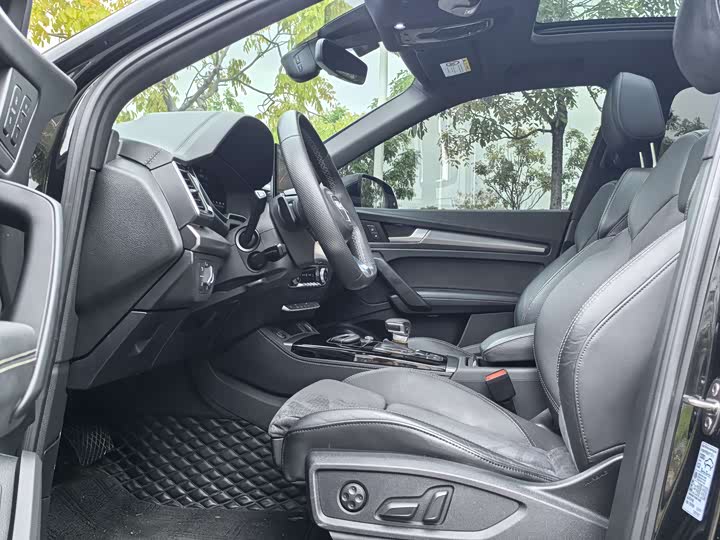 Audi Q5L Sportback 2022 40 TFSI Luxury — фото 7