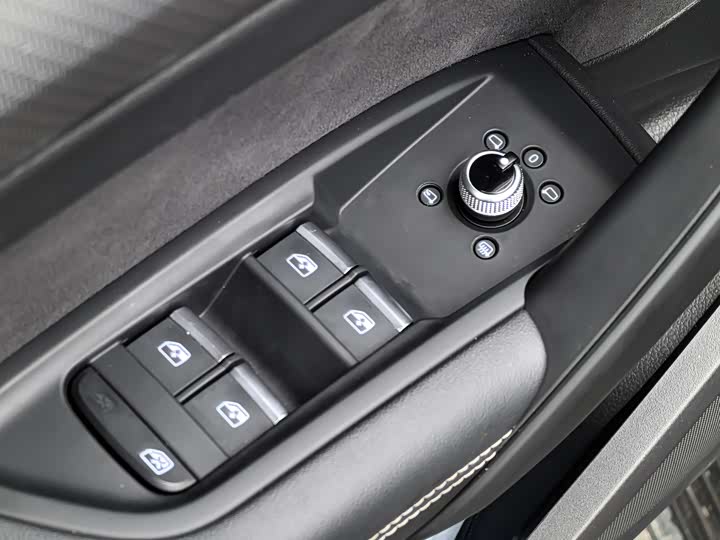 Audi Q5L Sportback 2022 40 TFSI Luxury — фото 21