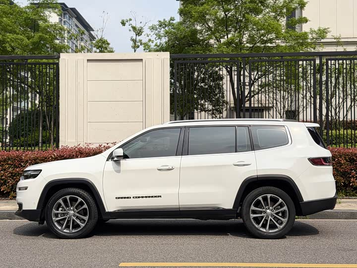 Jeep Grand Commander — фото 4