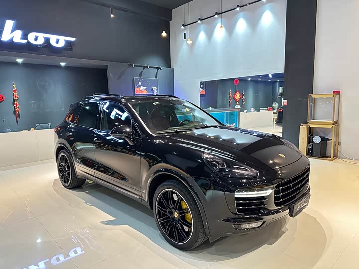 Porsche Cayenne 2016 Cayenne Turbo S 4.8 T — фото 3
