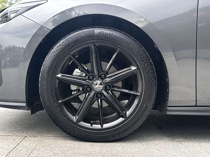 Changan UNI-V 2022 1.5 T Premium — фото 6