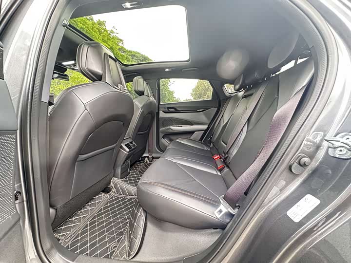 Changan UNI-V 2022 1.5 T Premium — фото 15