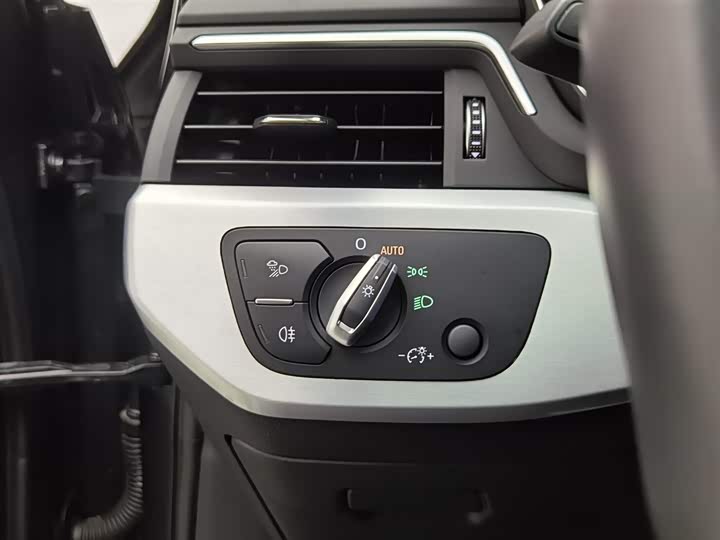 Audi A4L 2022 40 TFSI — фото 21