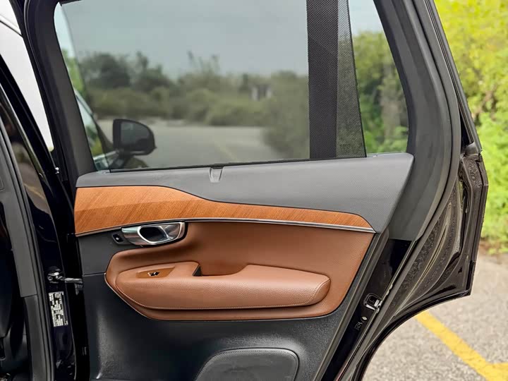 Volvo XC90 2022 B 6 7 — фото 29