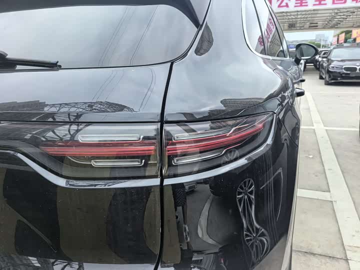 Porsche Cayenne 2018 Cayenne 3.0 T — фото 19