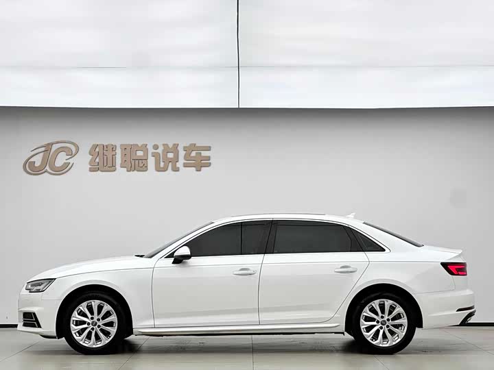 Audi A4L 2019 40 TFSI VI — фото 13