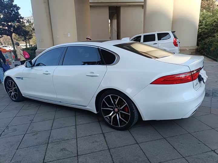 Jaguar XFL 2017 XFL 2.0 T 200 PS — фото 7