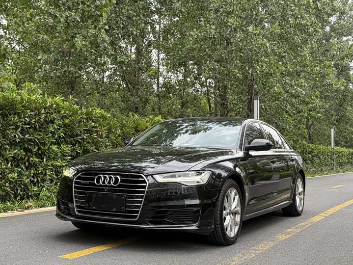 Audi A6L — фото 1