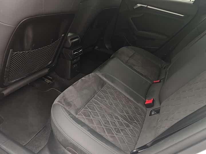 Audi A3 2024 Sportback 35 TFSI Sport — фото 5