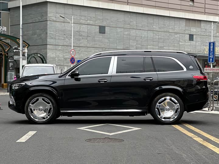 Maybach GLS 2022 GLS 480 4 MATIC — фото 4