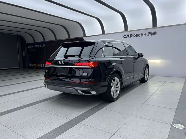 Audi Q7 2023 45 TFSI quattro S line Sport — фото 5