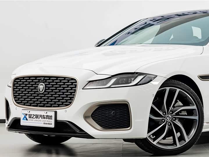 Jaguar XFL 2024 2.0 T P 300 4 WD — фото 3