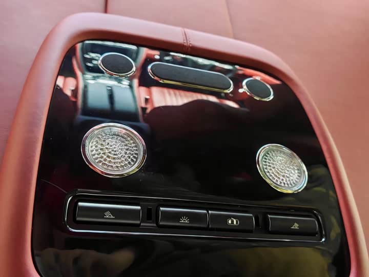 Bentley Flying Spur — фото 13