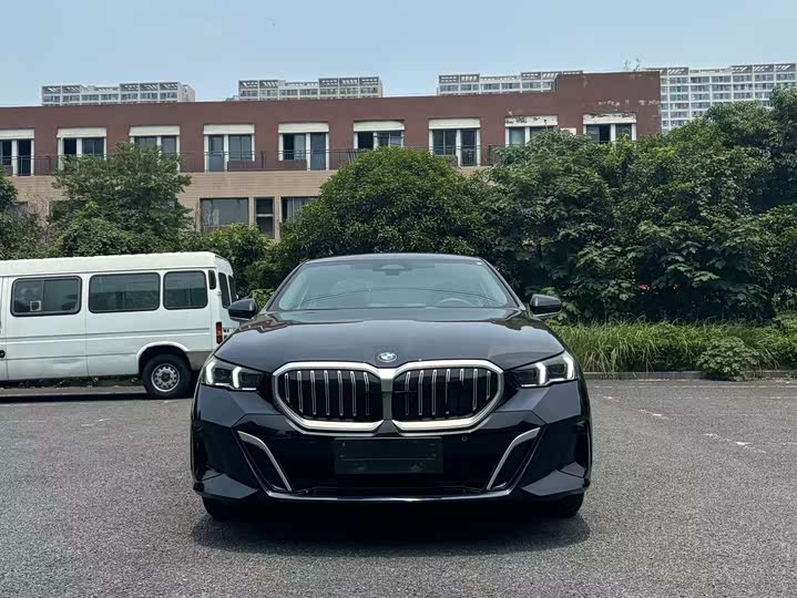 BMW 5 Series 525Li M спортпакет — фото 3