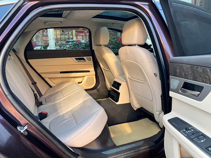 Jaguar XFL 2017 XFL 2.0 T 240 PS — фото 13