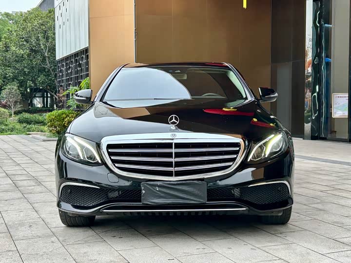 Mercedes-Benz E-Class 2017 E 300 L Luxury — фото 2