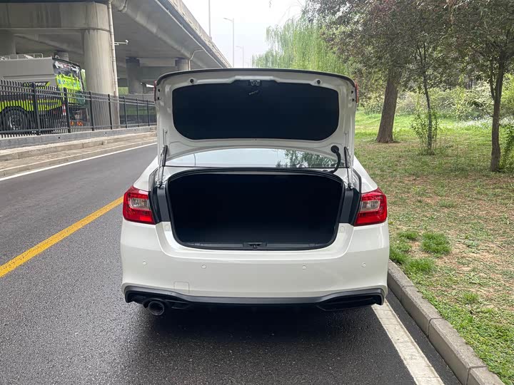 Subaru Legacy — фото 14