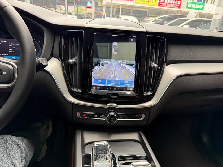Volvo XC60 2022 B 5 4 WD — фото 12