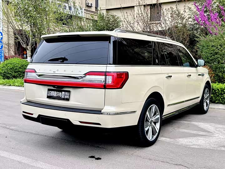 Lincoln Navigator — фото 16