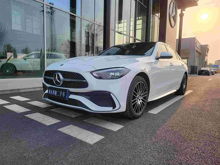 Mercedes-Benz C-Class 2024 C 260 L — фото 1