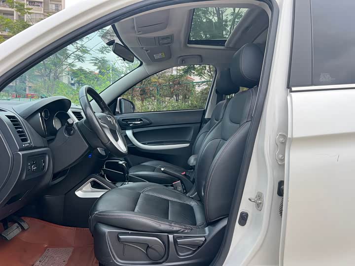 Changan CS35 2016 1.6 L ATLuxury V — фото 4