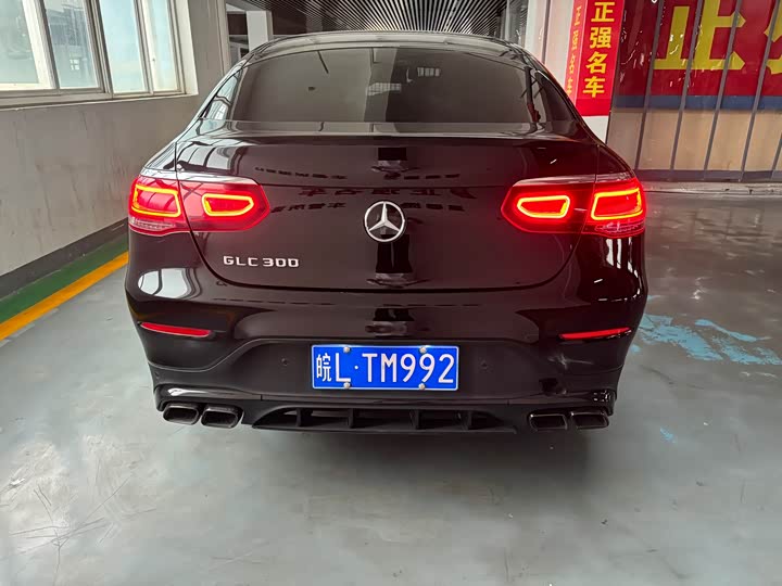 Mercedes-Benz GLC 2022 GLC 300 4 MATIC SUV — фото 3