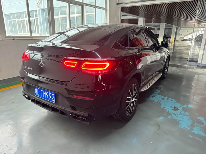 Mercedes-Benz GLC 2022 GLC 300 4 MATIC SUV — фото 4