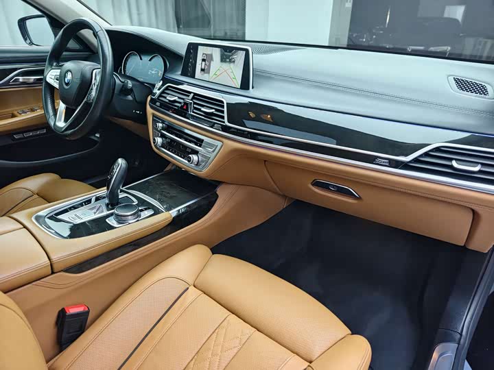 BMW 7-Series 2016 740 Li Leading — фото 17