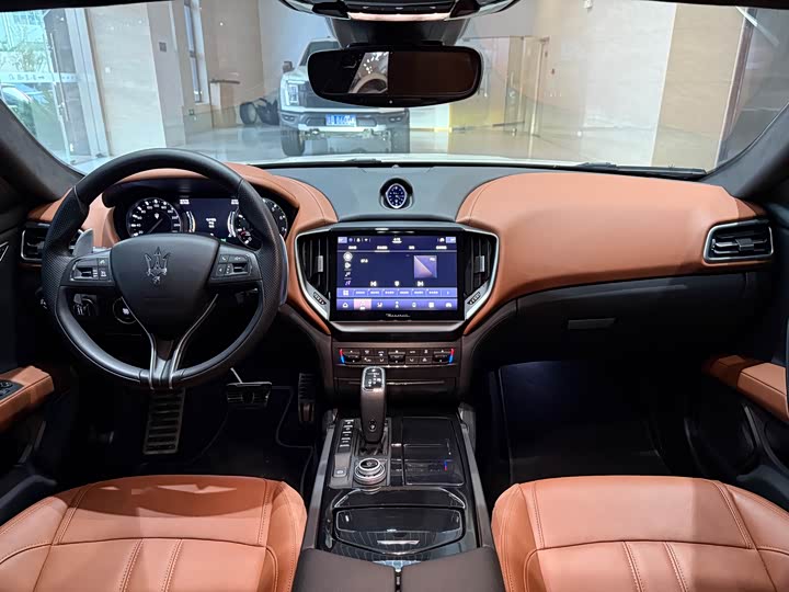 Maserati Ghibli 2023 3.0 T Modena — фото 16
