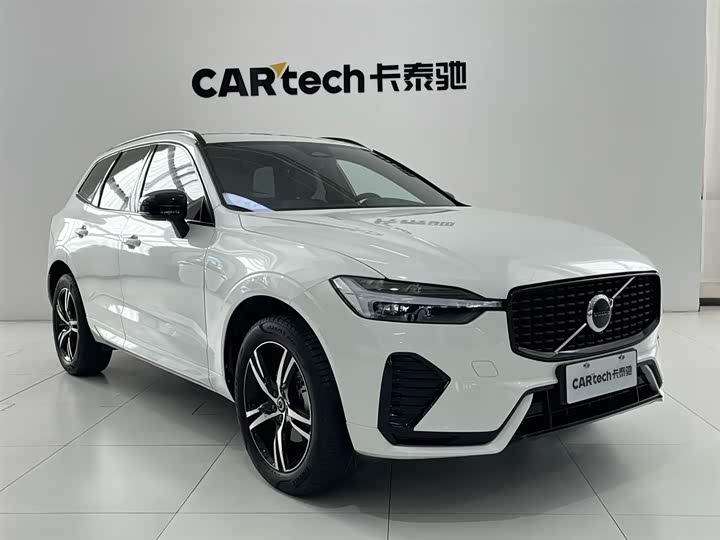 Volvo XC60 2022 B 5 4 WD — фото 3