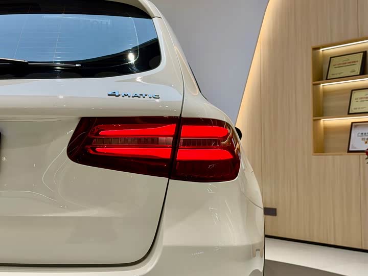 Mercedes-Benz GLC 2018 GLC 260 4 MATIC Luxury — фото 19